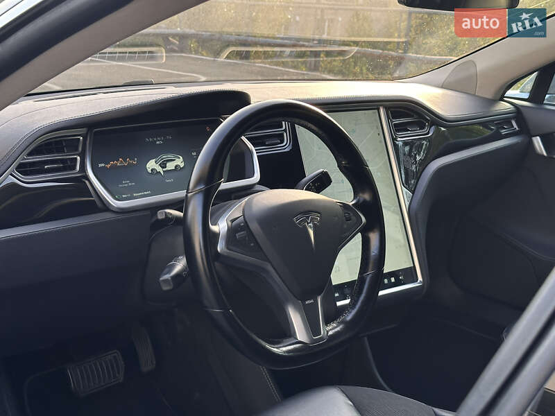 Лифтбек Tesla Model S 2014 в Киеве