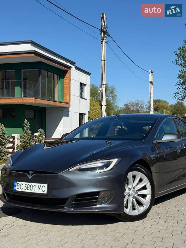 Tesla Model S 2016