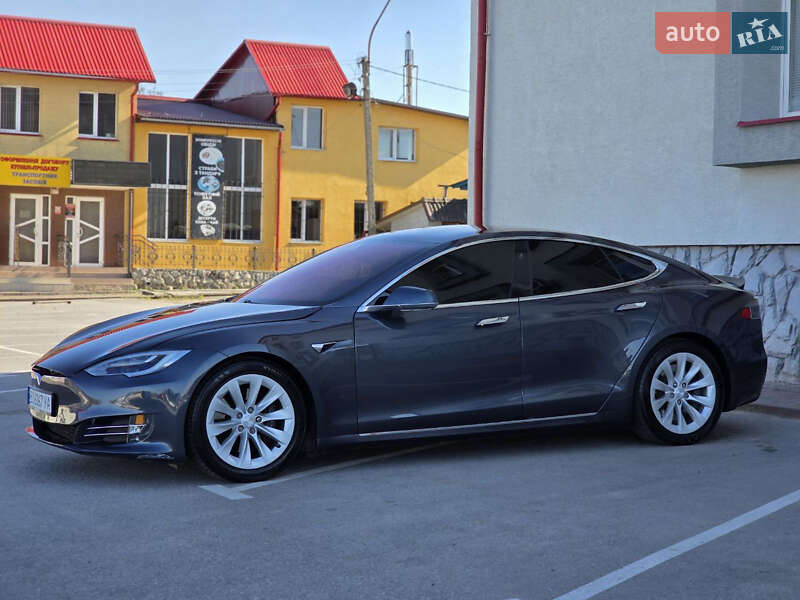 Лифтбек Tesla Model S 2018 в Тернополе