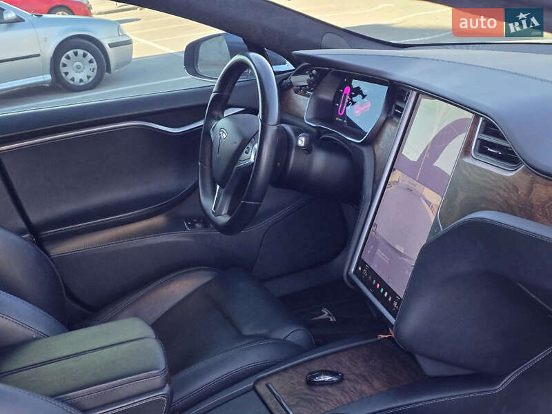 Лифтбек Tesla Model S 2018 в Тернополе