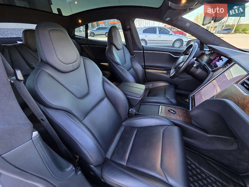 Лифтбек Tesla Model S 2018 в Тернополе