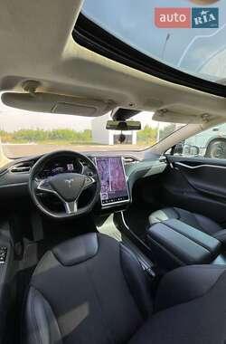 Лифтбек Tesla Model S 2015 в 