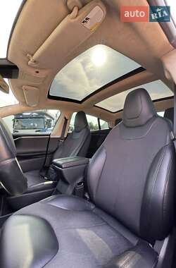 Лифтбек Tesla Model S 2015 в 