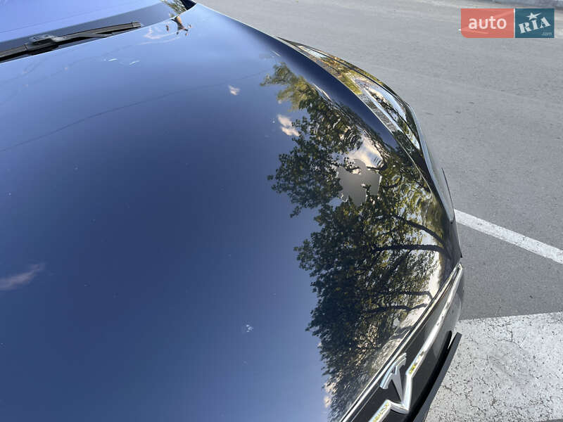 Ліфтбек Tesla Model S 2013 в Києві
