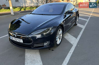 Лифтбек Tesla Model S 2013 в 