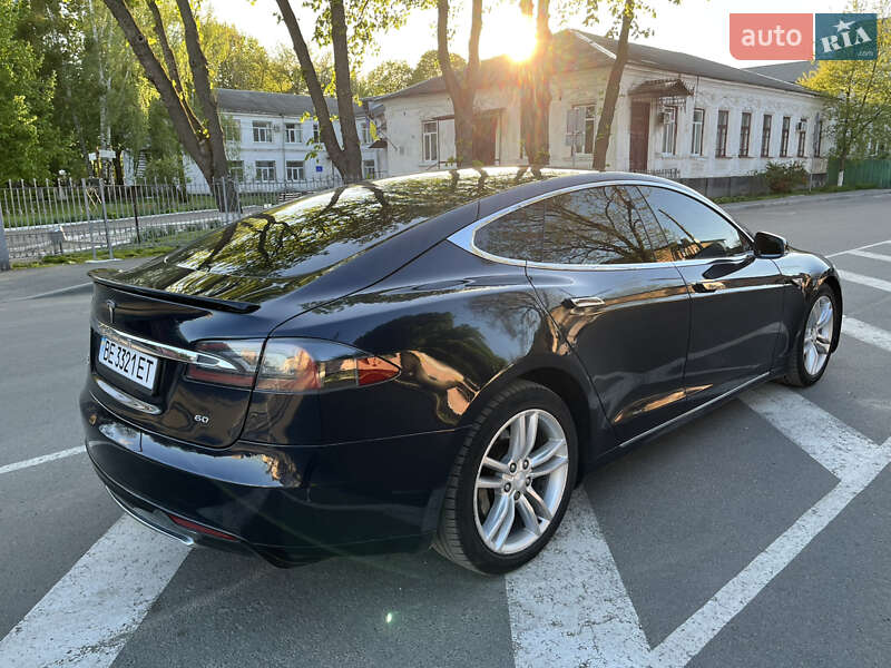 Ліфтбек Tesla Model S 2013 в Києві