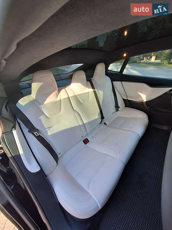 Лифтбек Tesla Model S 2020 в Тернополе