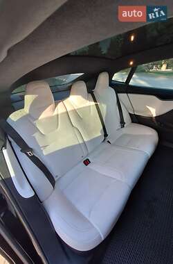 Лифтбек Tesla Model S 2020 в 