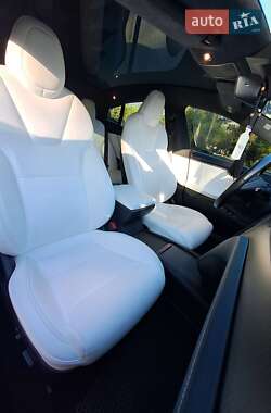 Ліфтбек Tesla Model S 2020 в Тернополі