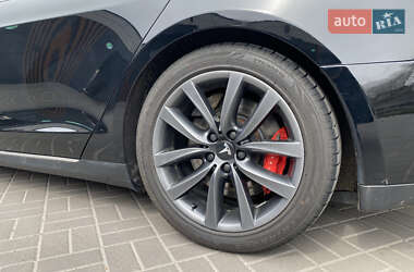 Ліфтбек Tesla Model S 2013 в 