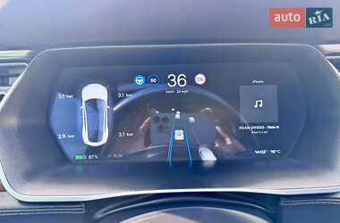 Лифтбек Tesla Model S 2017 в 