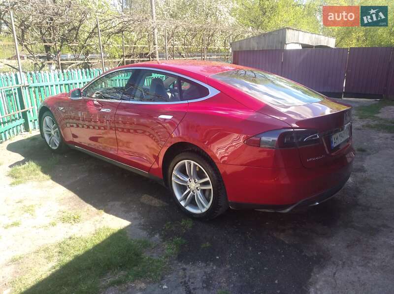 Ліфтбек Tesla Model S 2014 в Житомирі