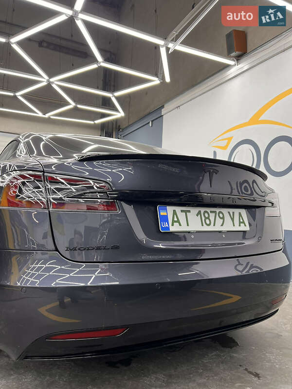 Ліфтбек Tesla Model S 2020 в Івано-Франківську