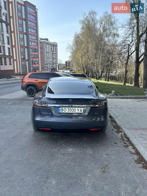 Ліфтбек Tesla Model S 2018 в Тернополі
