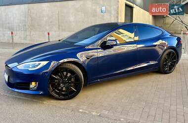 Лифтбек Tesla Model S 2017 в 