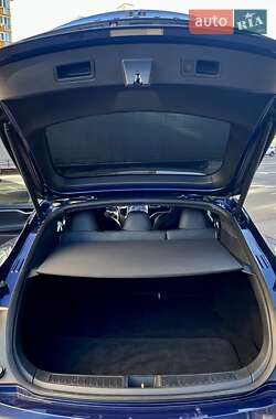 Лифтбек Tesla Model S 2017 в 