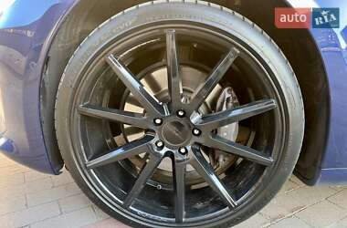 Лифтбек Tesla Model S 2017 в 