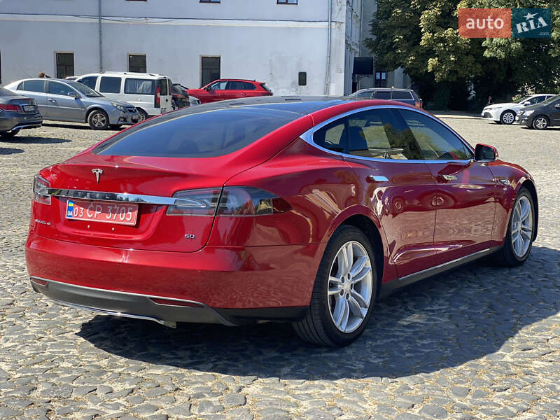 Ліфтбек Tesla Model S 2013 в Луцьку