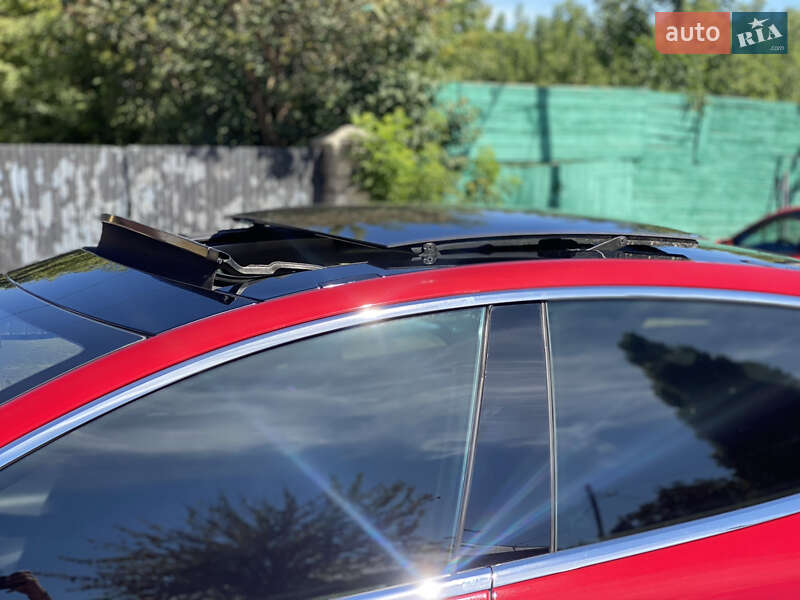 Ліфтбек Tesla Model S 2013 в Луцьку