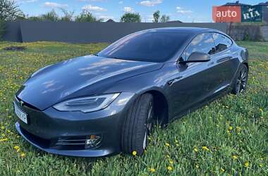 Лифтбек Tesla Model S 2018 в 