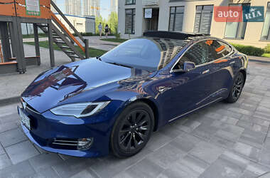 Лифтбек Tesla Model S 2016 в 