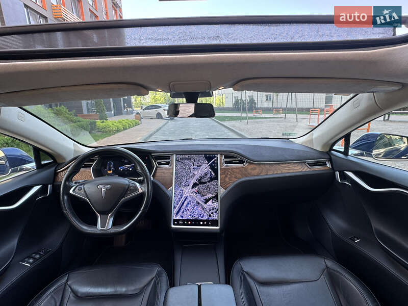 Лифтбек Tesla Model S 2016 в Киеве