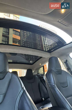 Лифтбек Tesla Model S 2016 в 