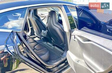 Лифтбек Tesla Model S 2015 в 