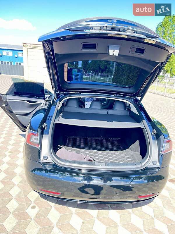 Лифтбек Tesla Model S 2015 в Броварах