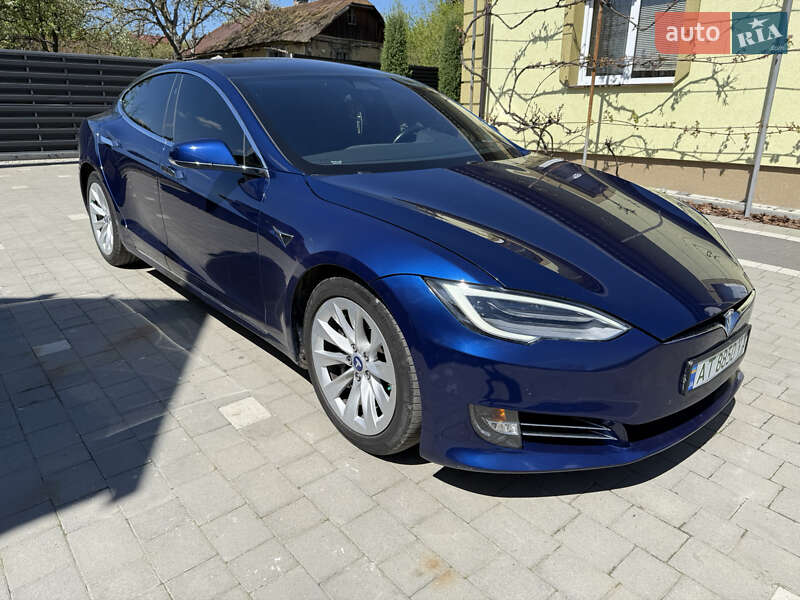 Лифтбек Tesla Model S 2017 в Ивано-Франковске