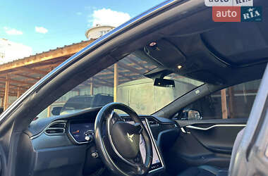 Лифтбек Tesla Model S 2017 в 