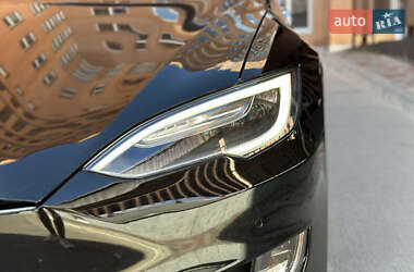 Лифтбек Tesla Model S 2017 в 
