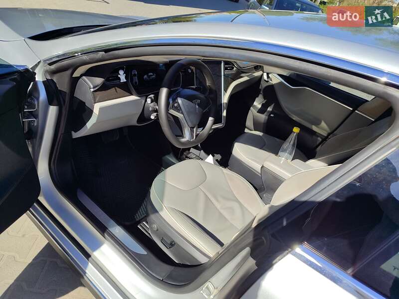 Лифтбек Tesla Model S 2014 в Тернополе