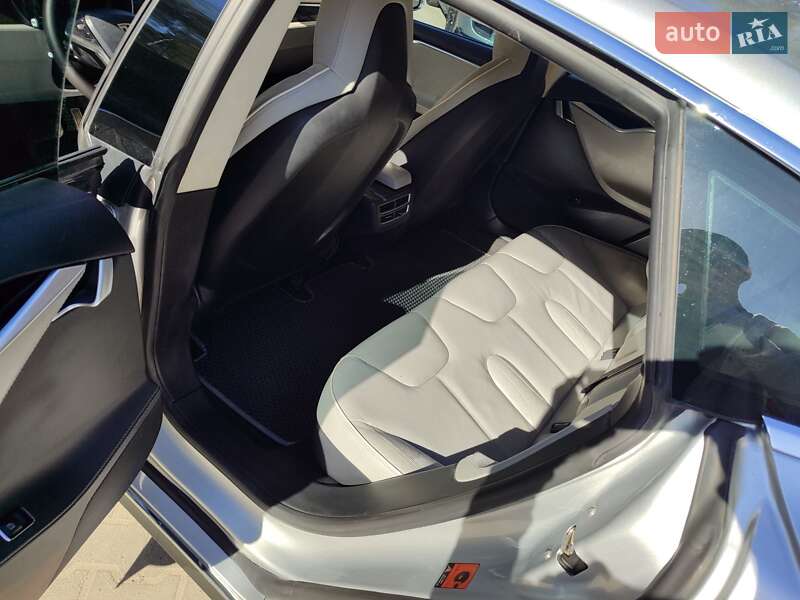 Лифтбек Tesla Model S 2014 в Тернополе
