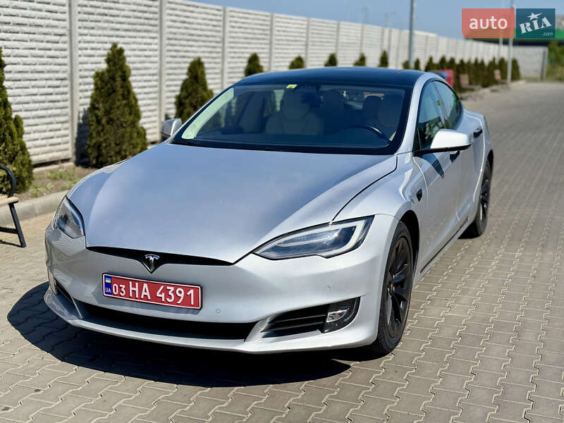 Лифтбек Tesla Model S 2018 в 