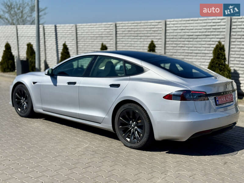 Ліфтбек Tesla Model S 2018 в Дніпрі