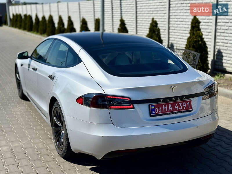 Ліфтбек Tesla Model S 2018 в Дніпрі