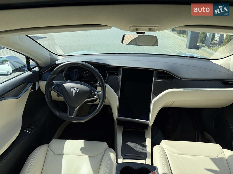 Ліфтбек Tesla Model S 2018 в Дніпрі