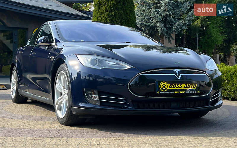 Ліфтбек Tesla Model S 2015 в 