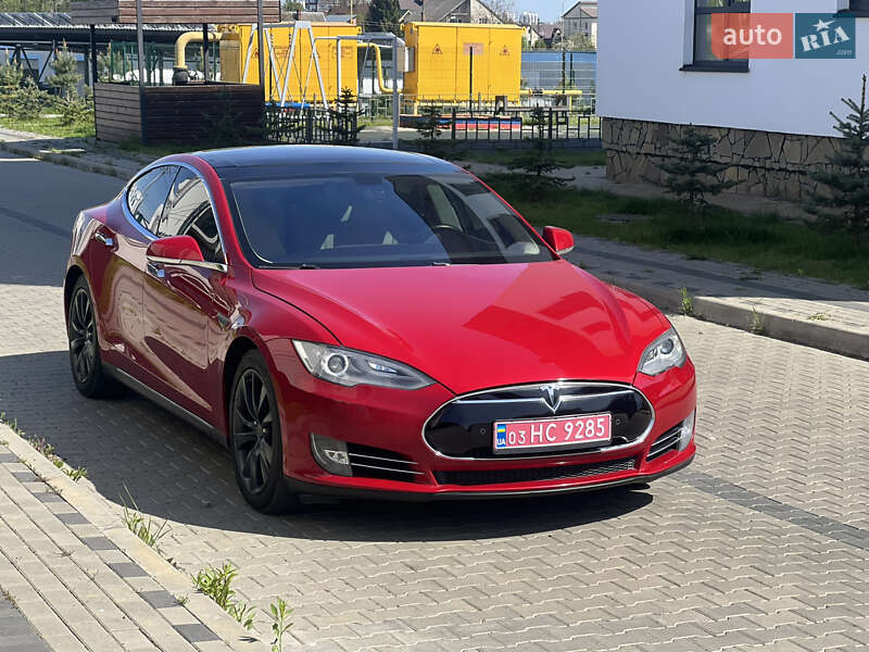 Лифтбек Tesla Model S 2014 в Луцке