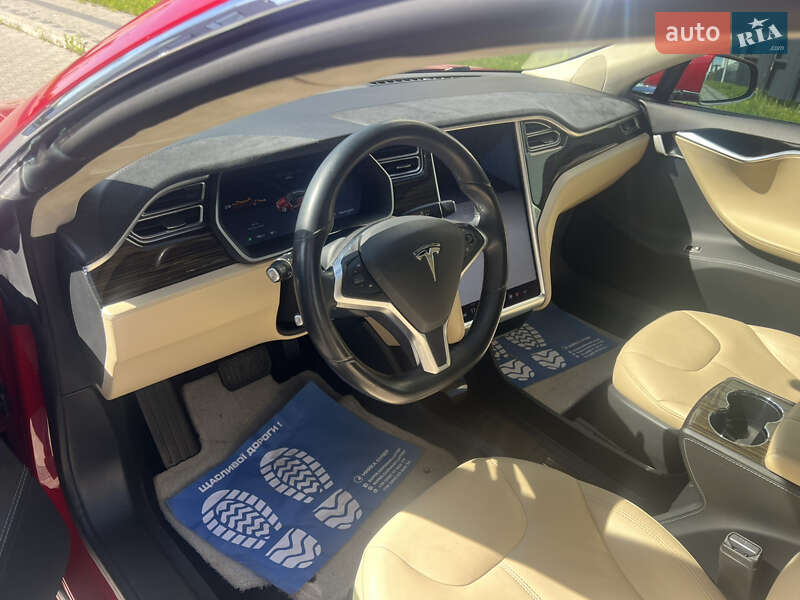 Лифтбек Tesla Model S 2014 в Луцке