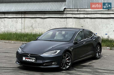 Лифтбек Tesla Model S 2017 в 