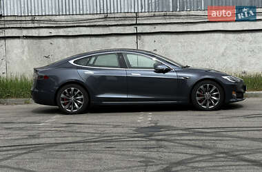 Лифтбек Tesla Model S 2017 в 