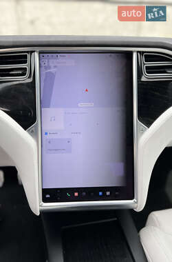 Лифтбек Tesla Model S 2017 в 