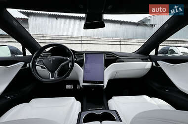 Лифтбек Tesla Model S 2017 в 