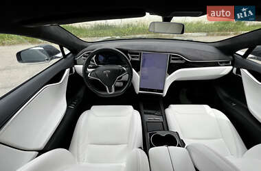 Лифтбек Tesla Model S 2017 в 