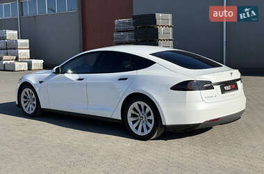 Лифтбек Tesla Model S 2013 в 