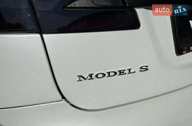 Лифтбек Tesla Model S 2013 в 