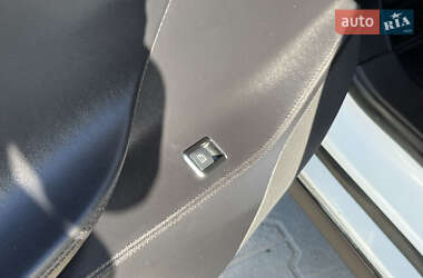 Лифтбек Tesla Model S 2013 в 