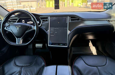 Лифтбек Tesla Model S 2013 в 